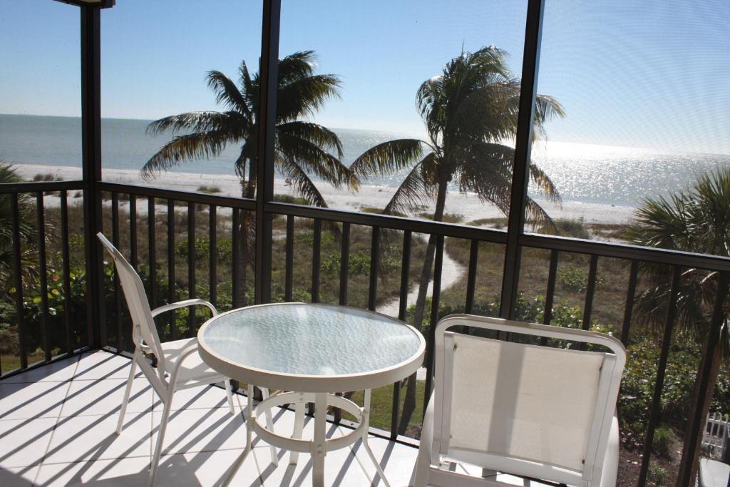 Ocean'S Reach Aparthotel Sanibel Exterior photo