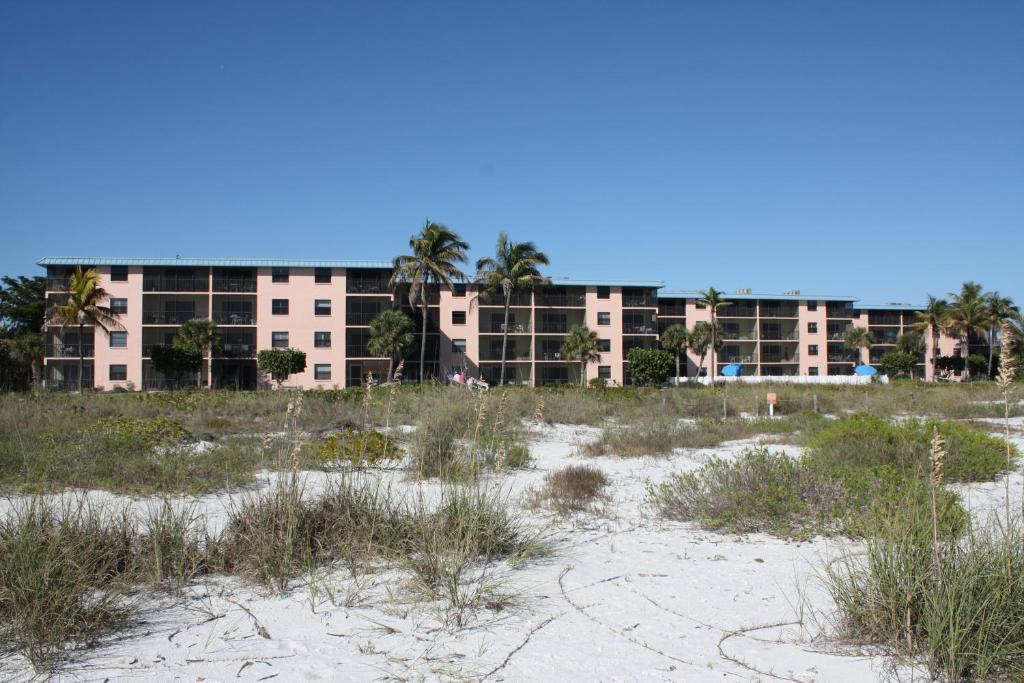 Ocean'S Reach Aparthotel Sanibel Exterior photo