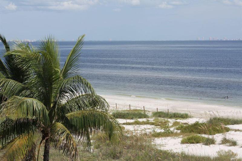 Ocean'S Reach Aparthotel Sanibel Exterior photo